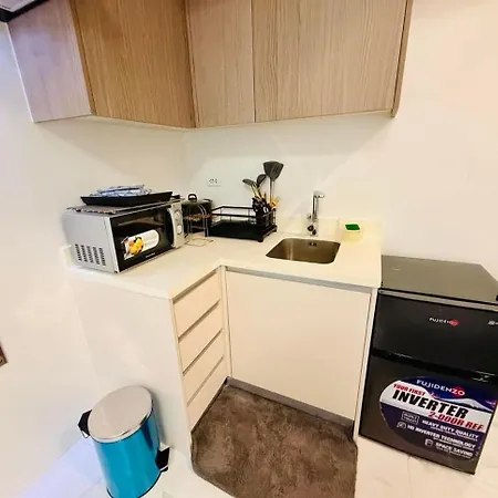 Top Hotel In Eastwood - Eastwood Hotel Suite A - By Fal Premiere